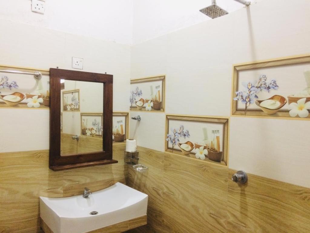 Ambel Homestay Anuradhapura Esterno foto